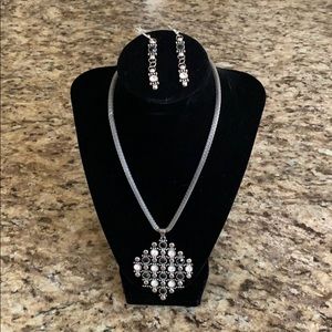Black and white necklace with earrings